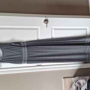 Max Studio Gray and Black Patterned Dress Maxi Dress Stretchy Does Not Wrinkle